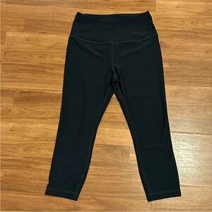 MPG Classic Black Capri Leggings
